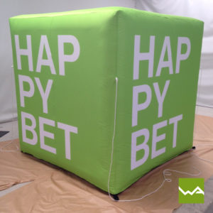 Aufblasbarer Würfel Happybet