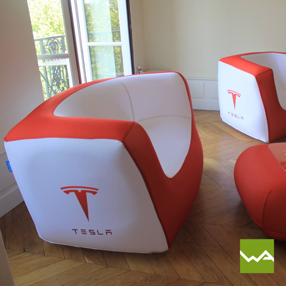 FUGU Brick Sofa FUGU Tesla 3 Die Werbearchitekten
