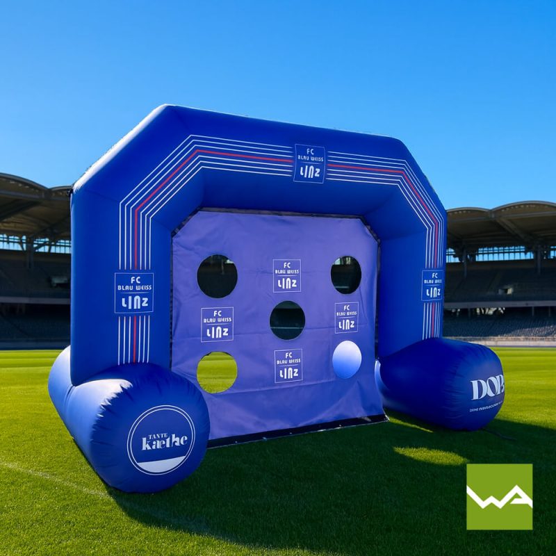 Aufblasbare Torschusswand Torwand Blau Weiss Linz Stadion