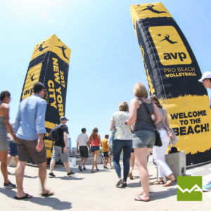 Aufblasbare Werbeträger und Werbetürme beim AVP Pro Beach Volleyball Event in New York