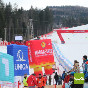 Aufblasbare Werbewand und Werbeträger von Hargassner beim Ski Weltcup in Hinterstoder