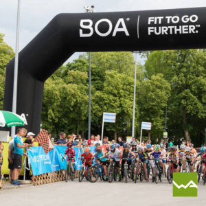 Aufblasbarer Torbogen von BOA bei einem Kinder-Radrennen
