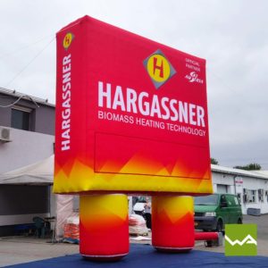 Aufblasbare Werbewand Hargassner