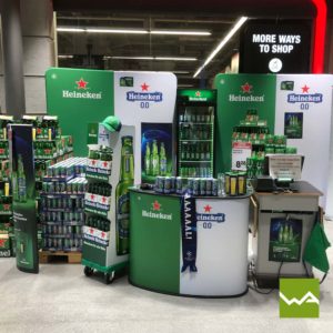 Zipper Werbewand  Straight und Lamellen Counter Heineken