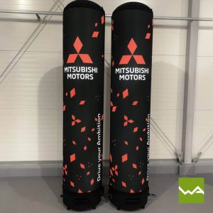 Pneu Werbesaeule - Mitsubishi Motors
