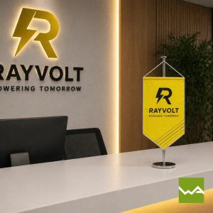 Tischfahne und Tischwimpel am Rayvolt Empfangstresen