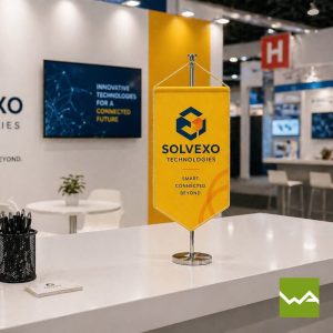 Tischfahne und Tischwimpel am Solvexo Messestand